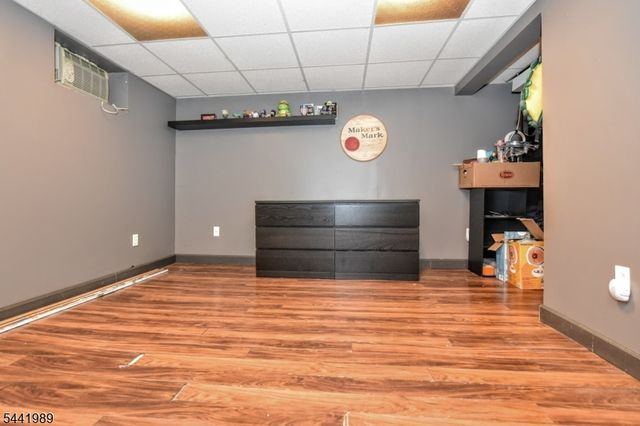 25 Morlot Ave, Fair Lawn Boro, NJ 07410