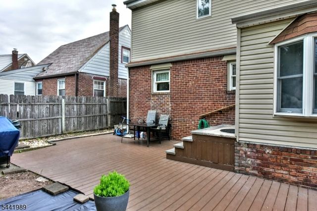 25 Morlot Ave, Fair Lawn Boro, NJ 07410