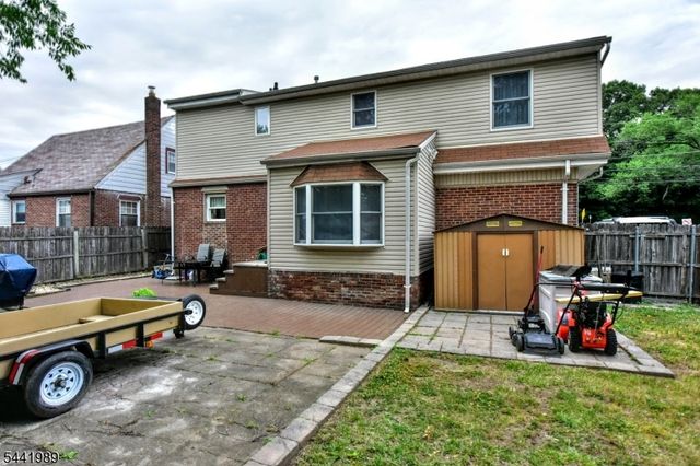 25 Morlot Ave, Fair Lawn Boro, NJ 07410