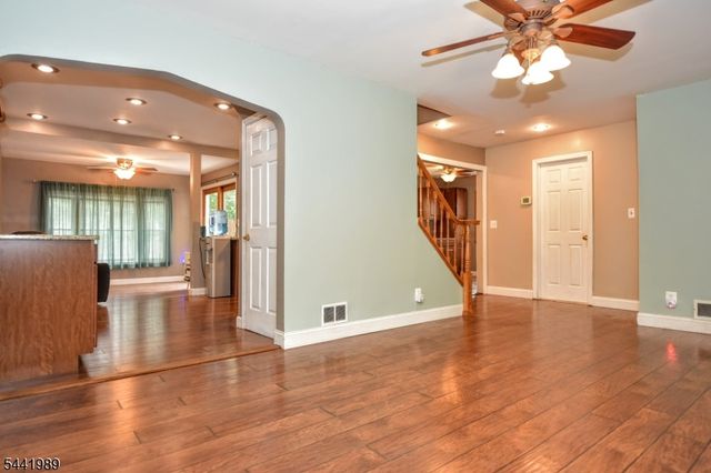 25 Morlot Ave, Fair Lawn Boro, NJ 07410