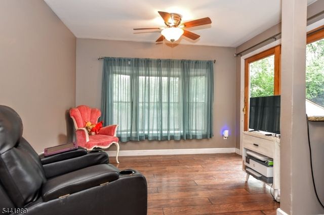 25 Morlot Ave, Fair Lawn Boro, NJ 07410