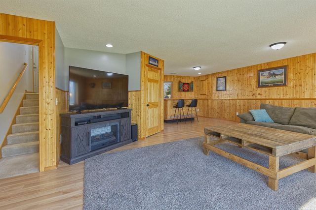 1007 Bluestem Lane, Lester Prairie, MN 55354