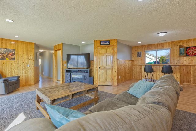 1007 Bluestem Lane, Lester Prairie, MN 55354