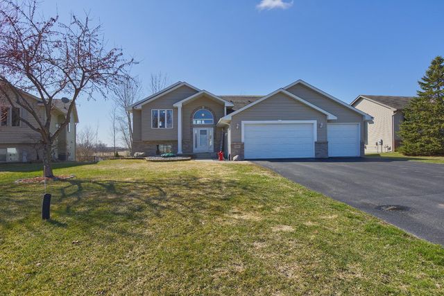 1007 Bluestem Lane, Lester Prairie, MN 55354