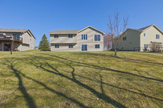 1007 Bluestem Lane, Lester Prairie, MN 55354