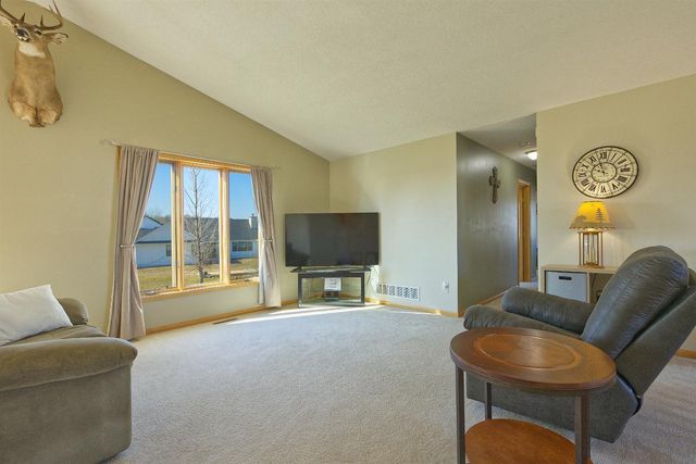 1007 Bluestem Lane, Lester Prairie, MN 55354