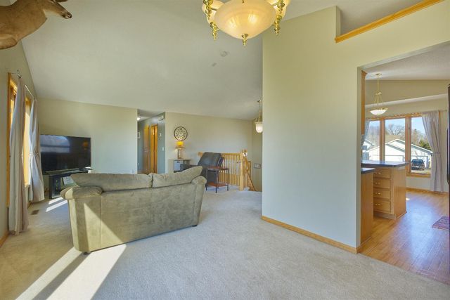 1007 Bluestem Lane, Lester Prairie, MN 55354