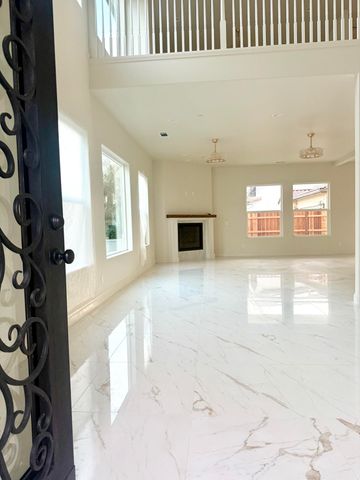 169 Lake Drive, Lemoore, CA 93245