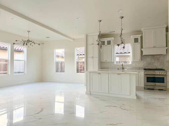 169 Lake Drive, Lemoore, CA 93245