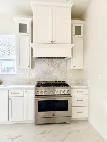 169 Lake Drive, Lemoore, CA 93245