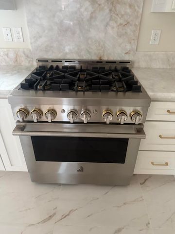 169 Lake Drive, Lemoore, CA 93245