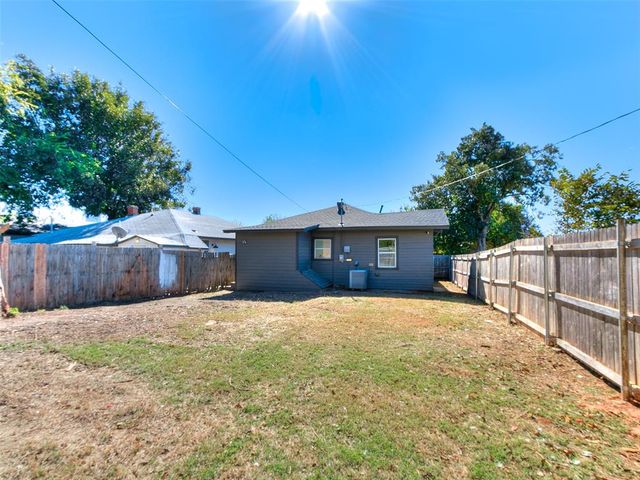 1215 NW 8th Street, Oklahoma City, OK 73106
