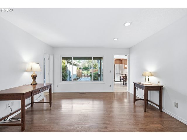 32565 Sw LAKE POINT Ct, Wilsonville, OR 97070