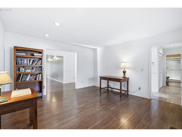 32565 Sw LAKE POINT Ct, Wilsonville, OR 97070