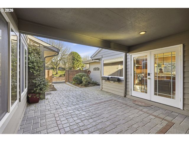 32565 Sw LAKE POINT Ct, Wilsonville, OR 97070