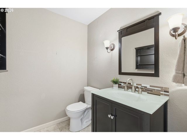 32565 Sw LAKE POINT Ct, Wilsonville, OR 97070