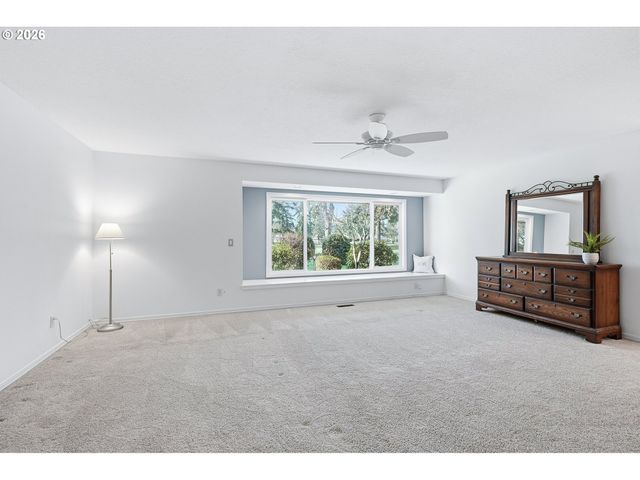 32565 Sw LAKE POINT Ct, Wilsonville, OR 97070