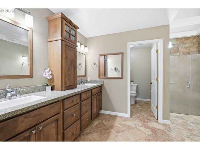 32565 Sw LAKE POINT Ct, Wilsonville, OR 97070