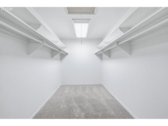 32565 Sw LAKE POINT Ct, Wilsonville, OR 97070