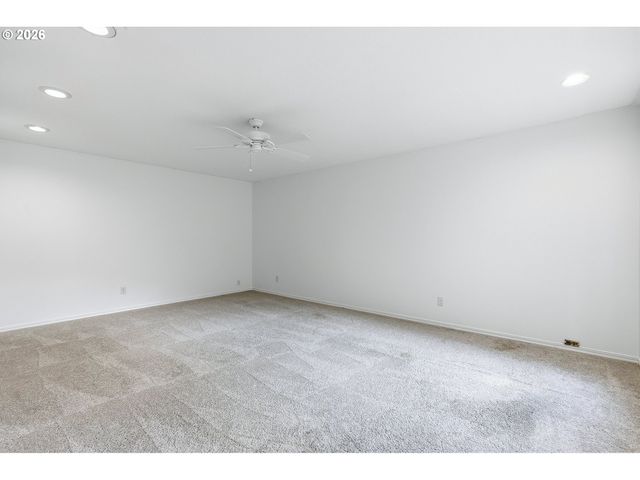 32565 Sw LAKE POINT Ct, Wilsonville, OR 97070