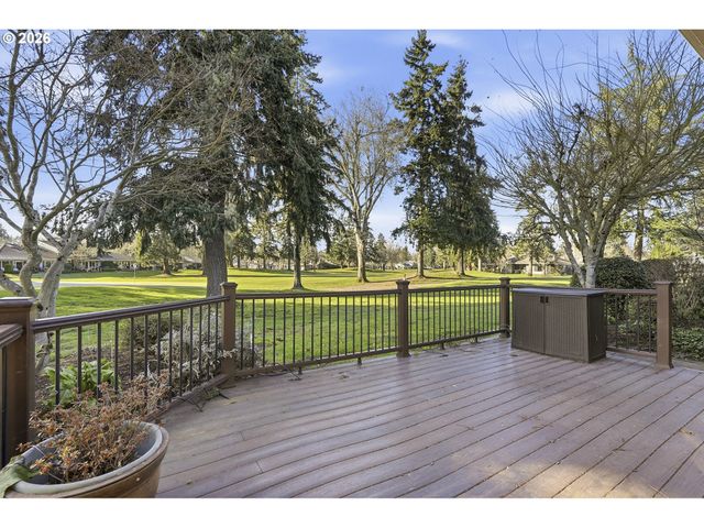 32565 Sw LAKE POINT Ct, Wilsonville, OR 97070