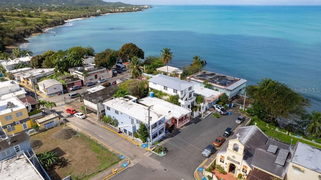 Image 5 of property listing at 112 CALLE MUÑOZ RIVERA, Vieques, PR 00765