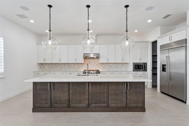 9652 ENGLISH LAUREL COURT, Orlando, FL 32827