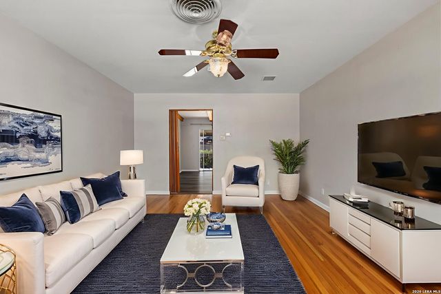 11114 Dreamland Dr, San Antonio, TX 78230