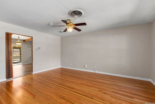 11114 Dreamland Dr, San Antonio, TX 78230