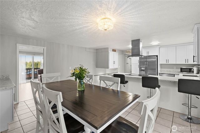 3907 SW 328th St, Federal Way, WA 98023