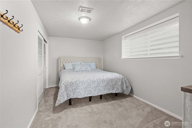 3907 SW 328th St, Federal Way, WA 98023
