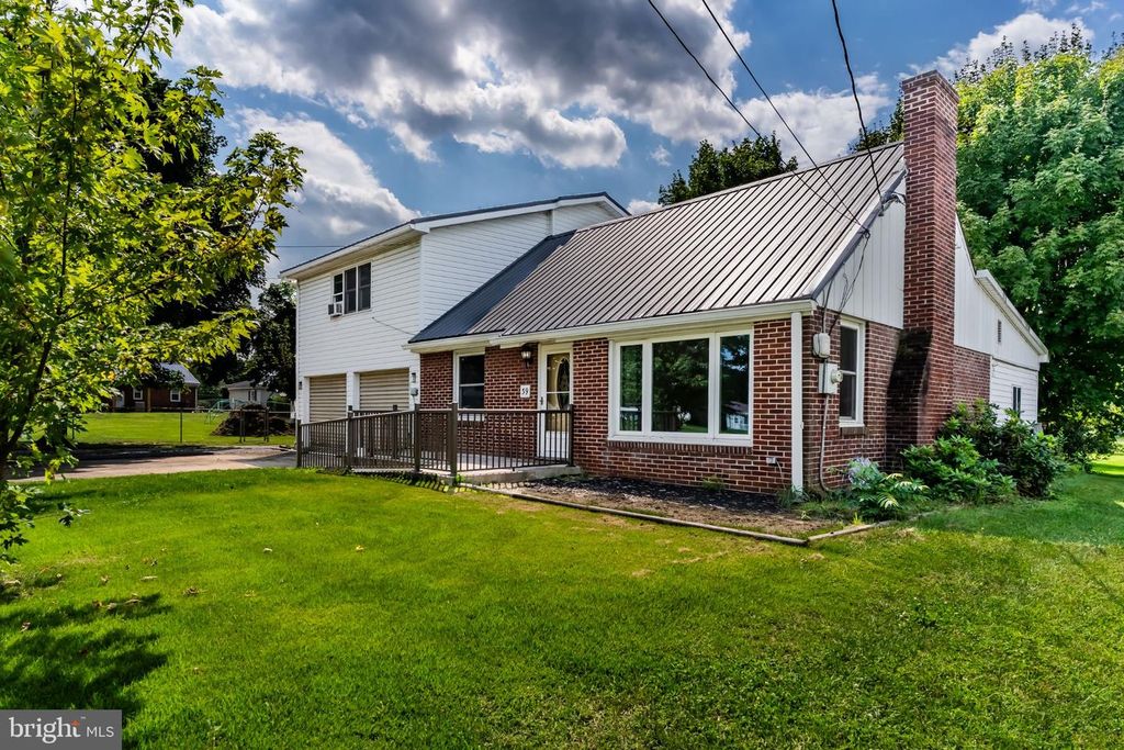 39 COBLE RD, St Thomas, PA 17252