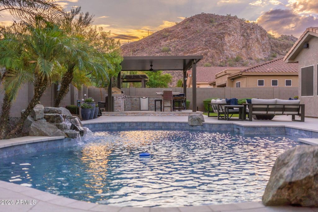 9841 W QUAIL TRACK Drive, Peoria, AZ 85383 — photo 2