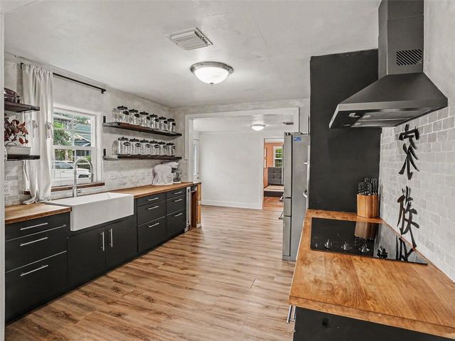 1801 S FERN CREEK AVENUE, Orlando, FL 32806