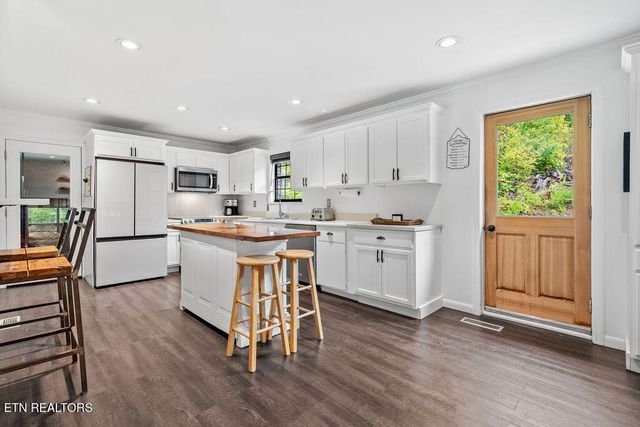8720 Spangler Rd, Knoxville, TN 37920