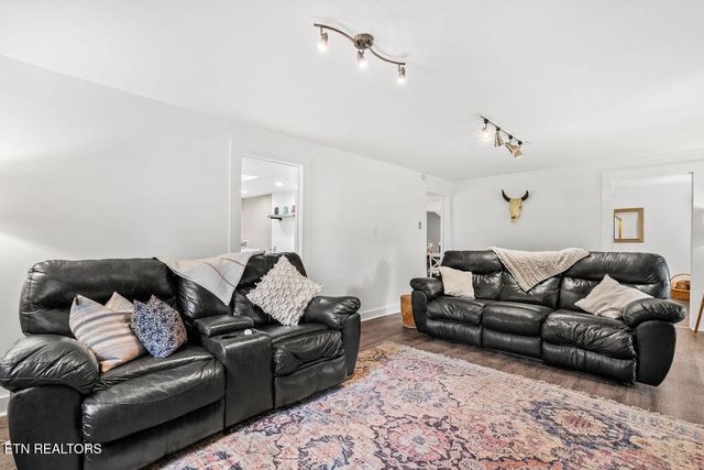 8720 Spangler Rd, Knoxville, TN 37920