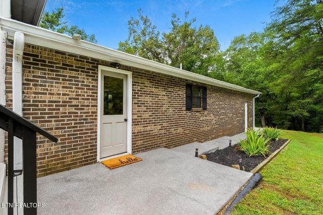 8720 Spangler Rd, Knoxville, TN 37920