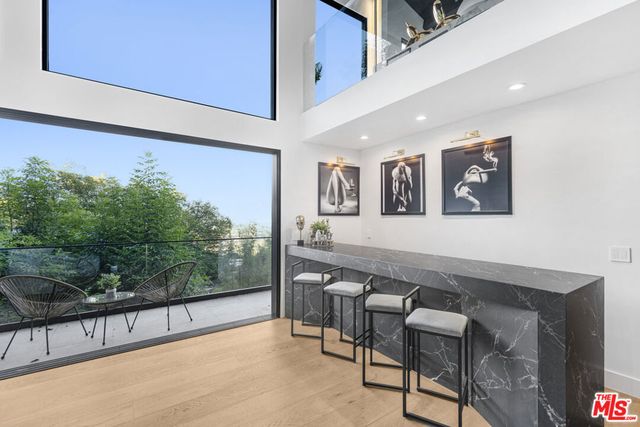 7317 Caverna Drive, Los Angeles, CA 90068