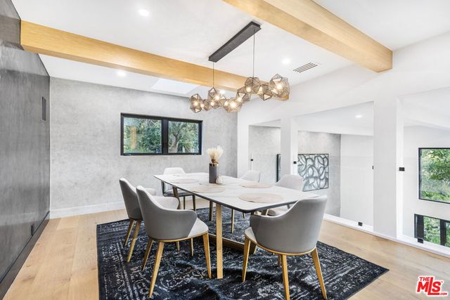 7317 Caverna Drive, Los Angeles, CA 90068