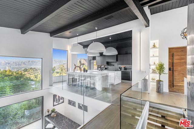 7317 Caverna Drive, Los Angeles, CA 90068
