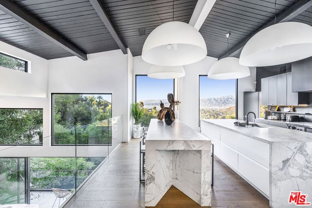 7317 Caverna Drive, Los Angeles, CA 90068