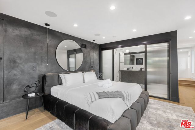 7317 Caverna Drive, Los Angeles, CA 90068