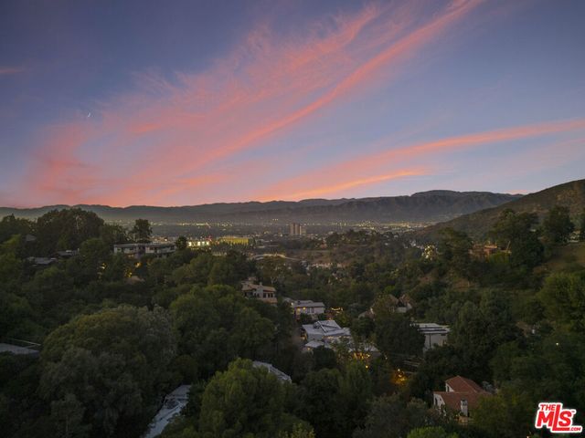 7317 Caverna Drive, Los Angeles, CA 90068