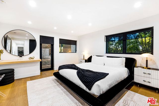 7317 Caverna Drive, Los Angeles, CA 90068