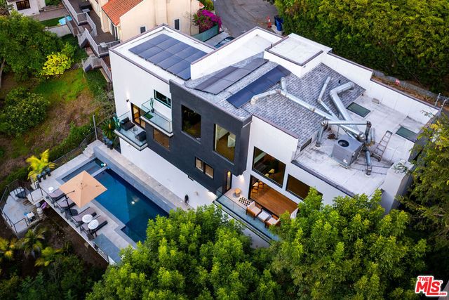 7317 Caverna Drive, Los Angeles, CA 90068