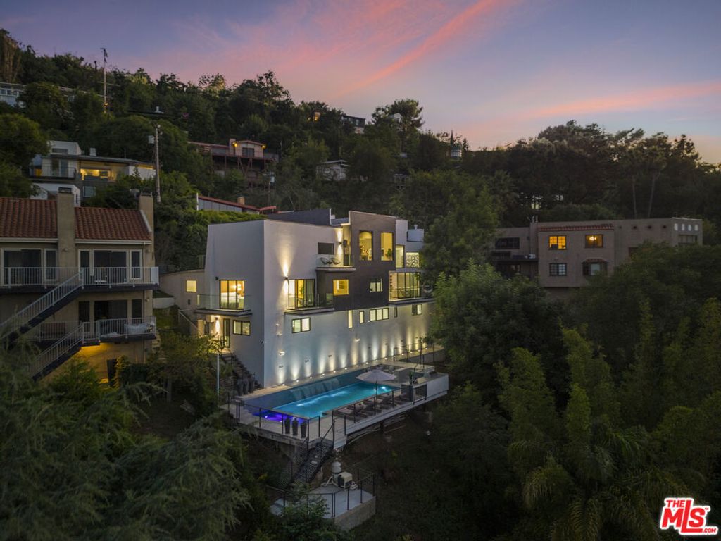 7317 Caverna Drive, Los Angeles, CA 90068