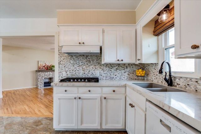 995 N Westlink Ave, Wichita, KS 67212