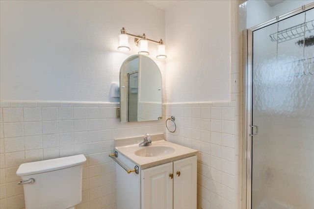 995 N Westlink Ave, Wichita, KS 67212