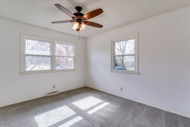 995 N Westlink Ave, Wichita, KS 67212