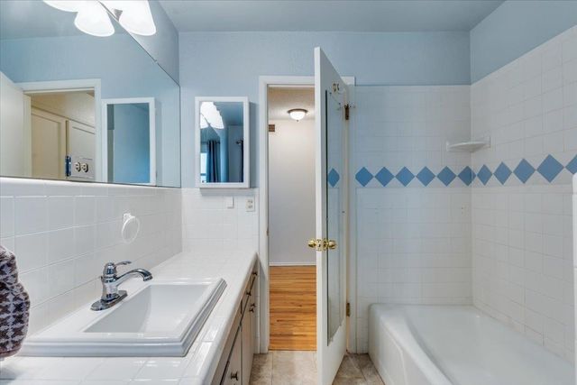 995 N Westlink Ave, Wichita, KS 67212